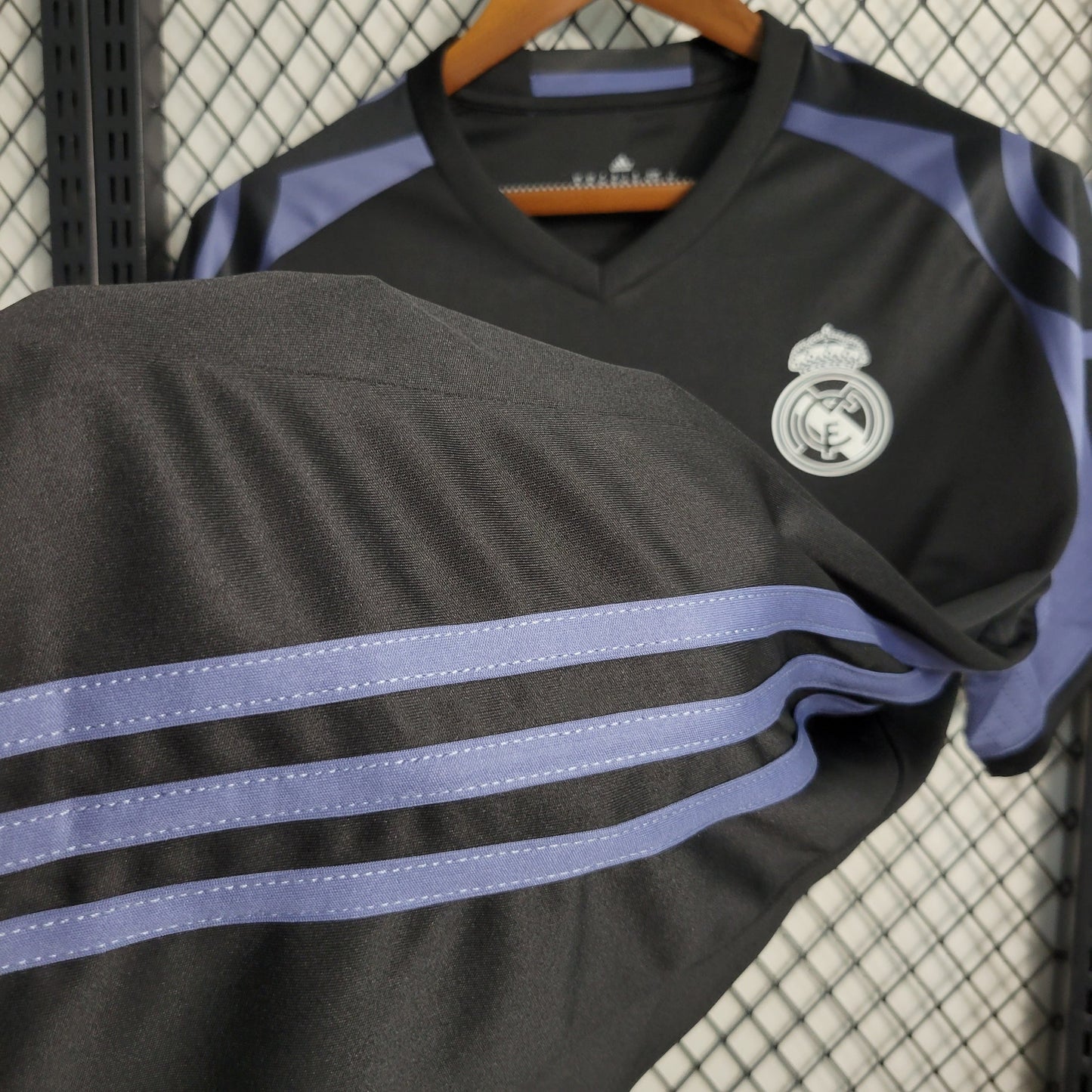 Retro Real Madrid 15/16 away Shirt