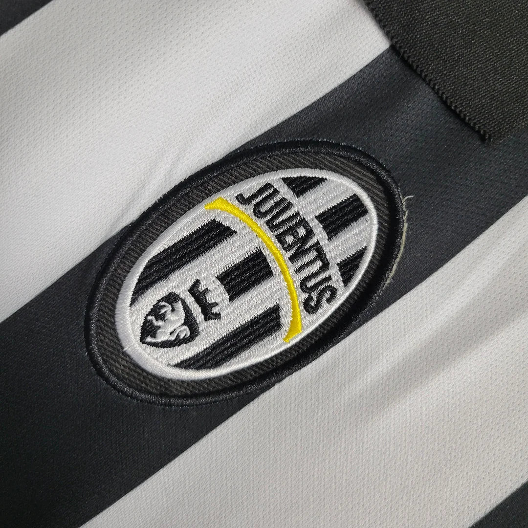 Retro Juventus 2014/15 Home Shirt