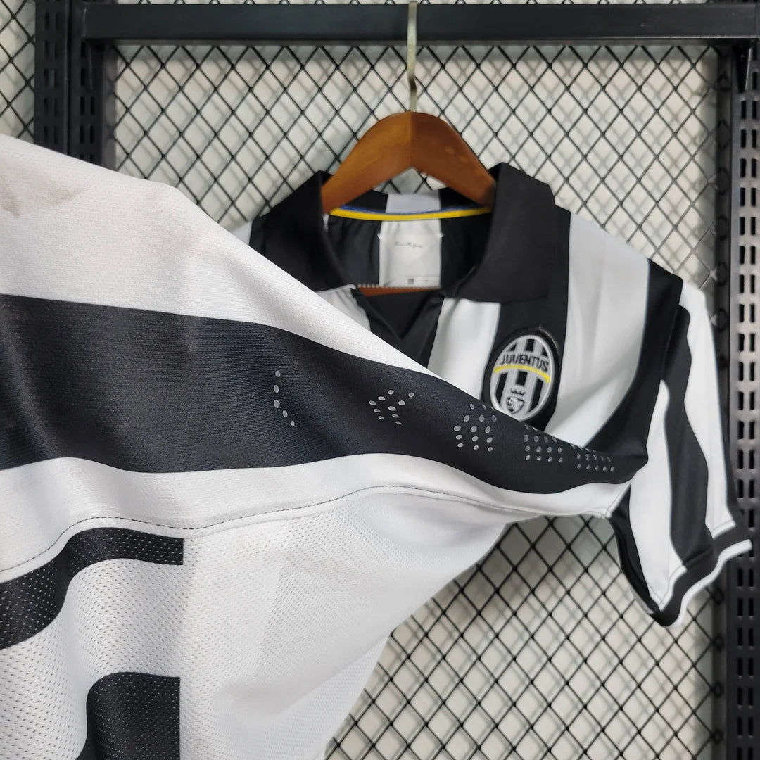 Retro Juventus 2014/15 Home Shirt