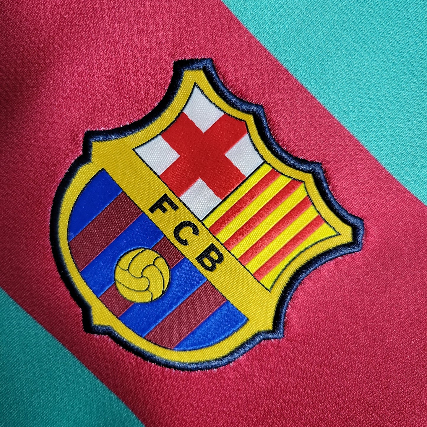 Retro 2010/11 FC Barcelona Away Shirt