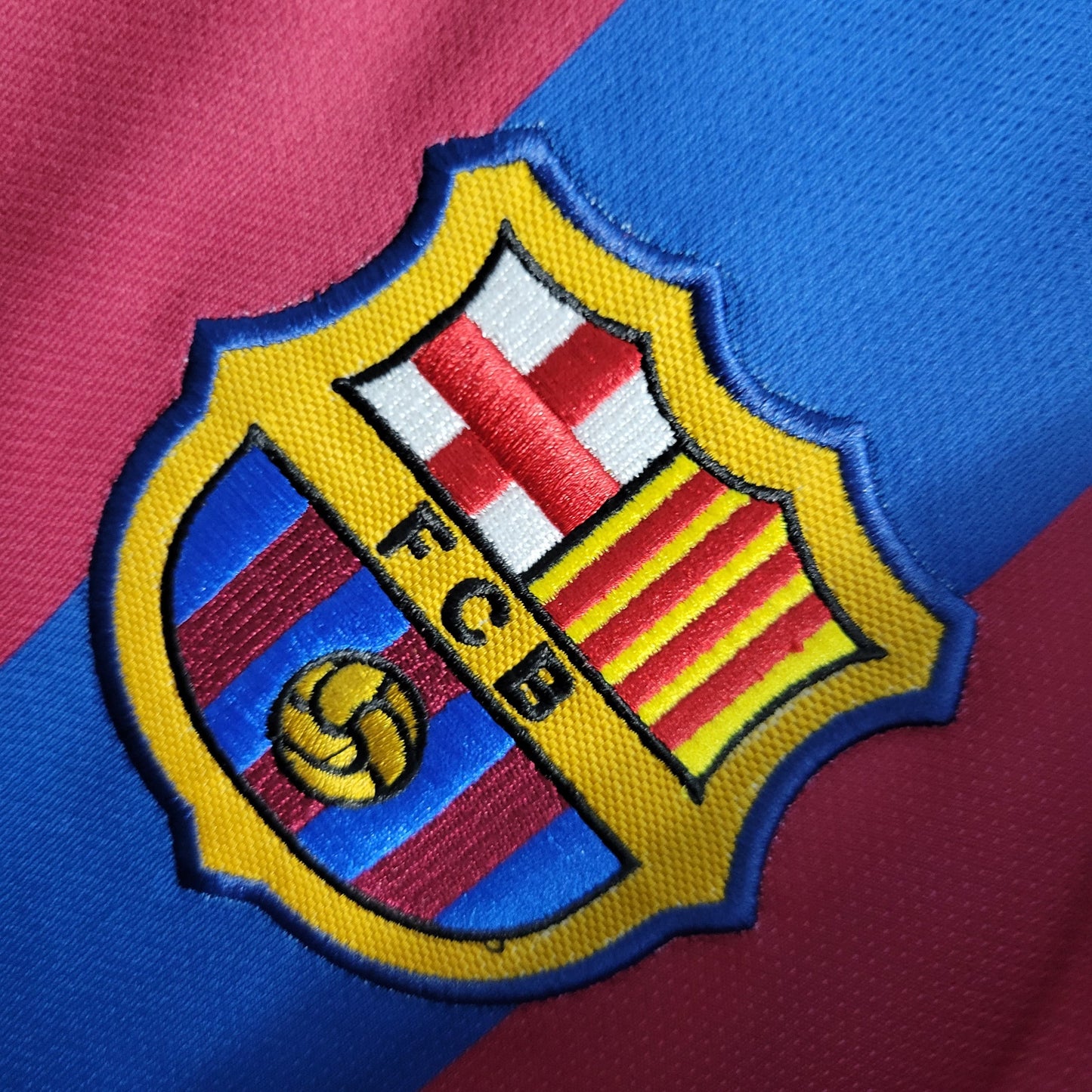 Retro 2005/06 FC Barcelona hemmatröja