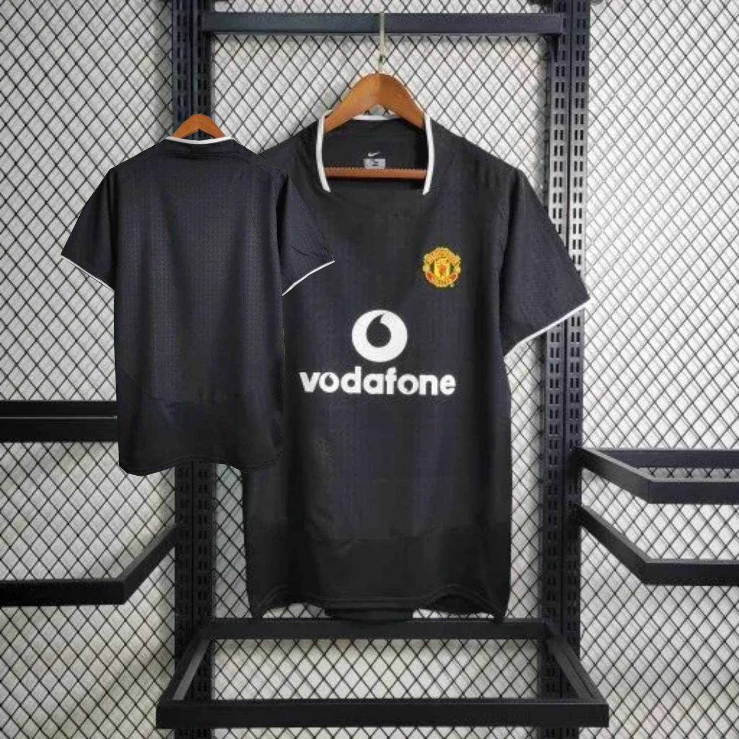 Retro 2003/04 Manchester United Away Shirt