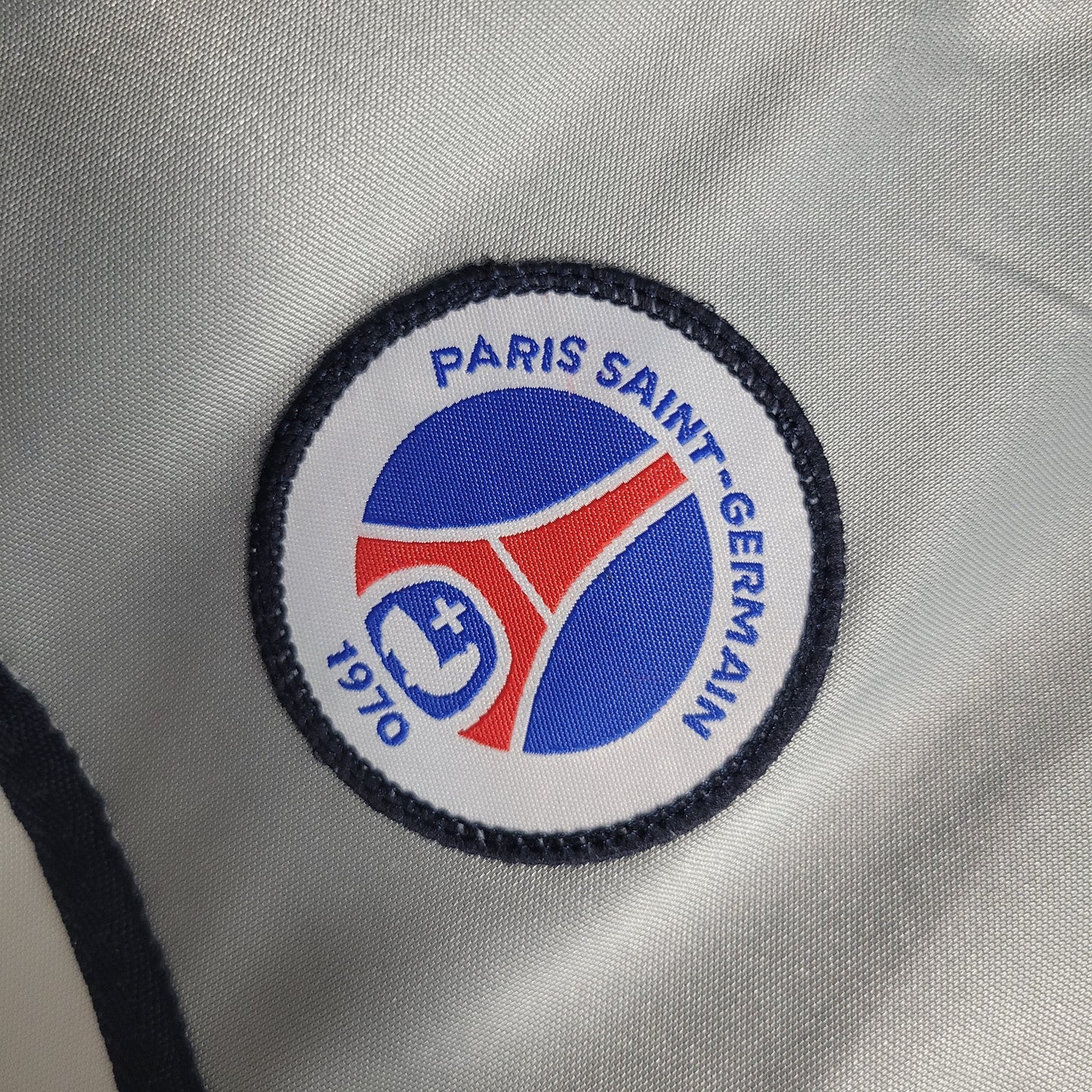 Retro 2000/01 PSG Away Shirt