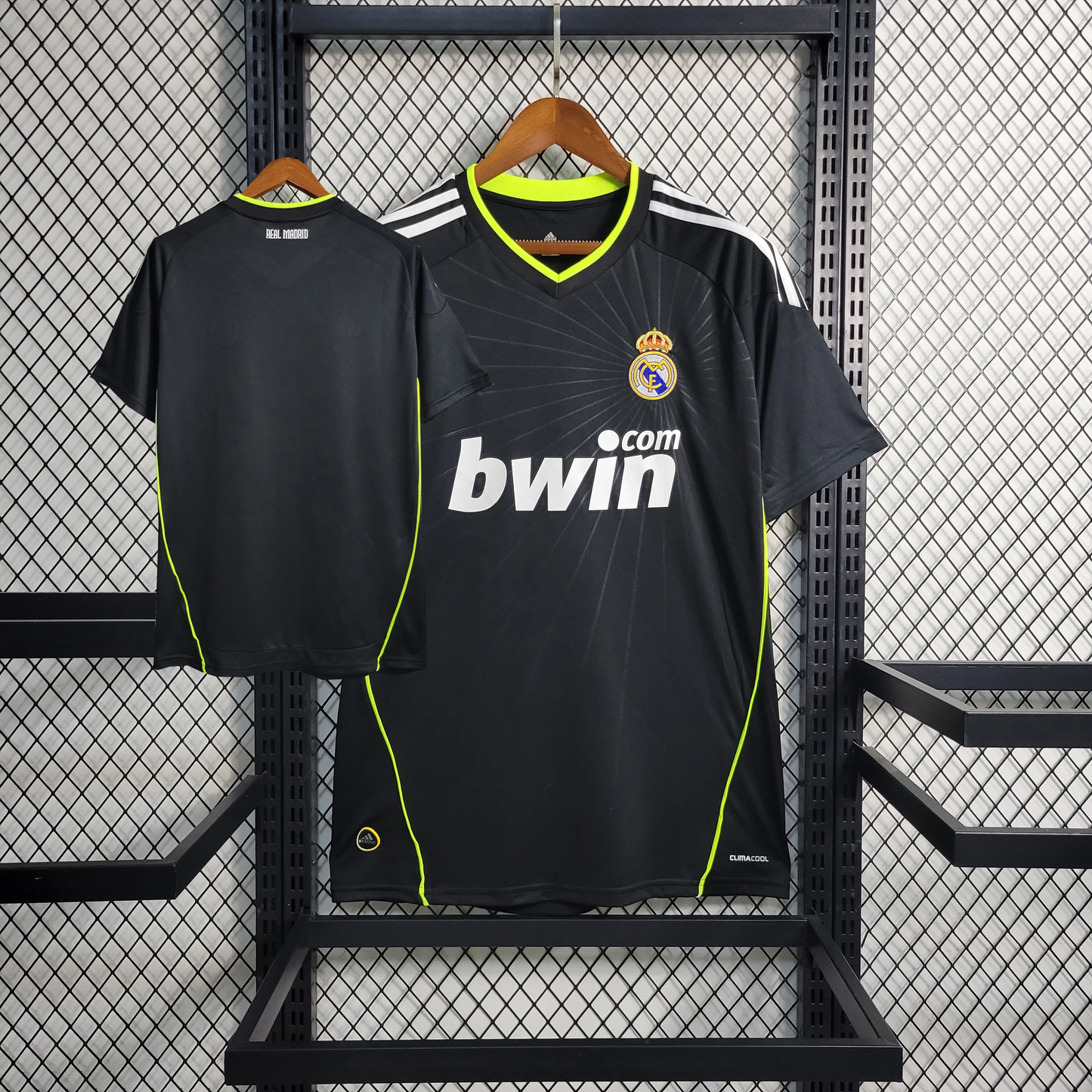 Retro 2010/11 Real Madrid Away Shirt