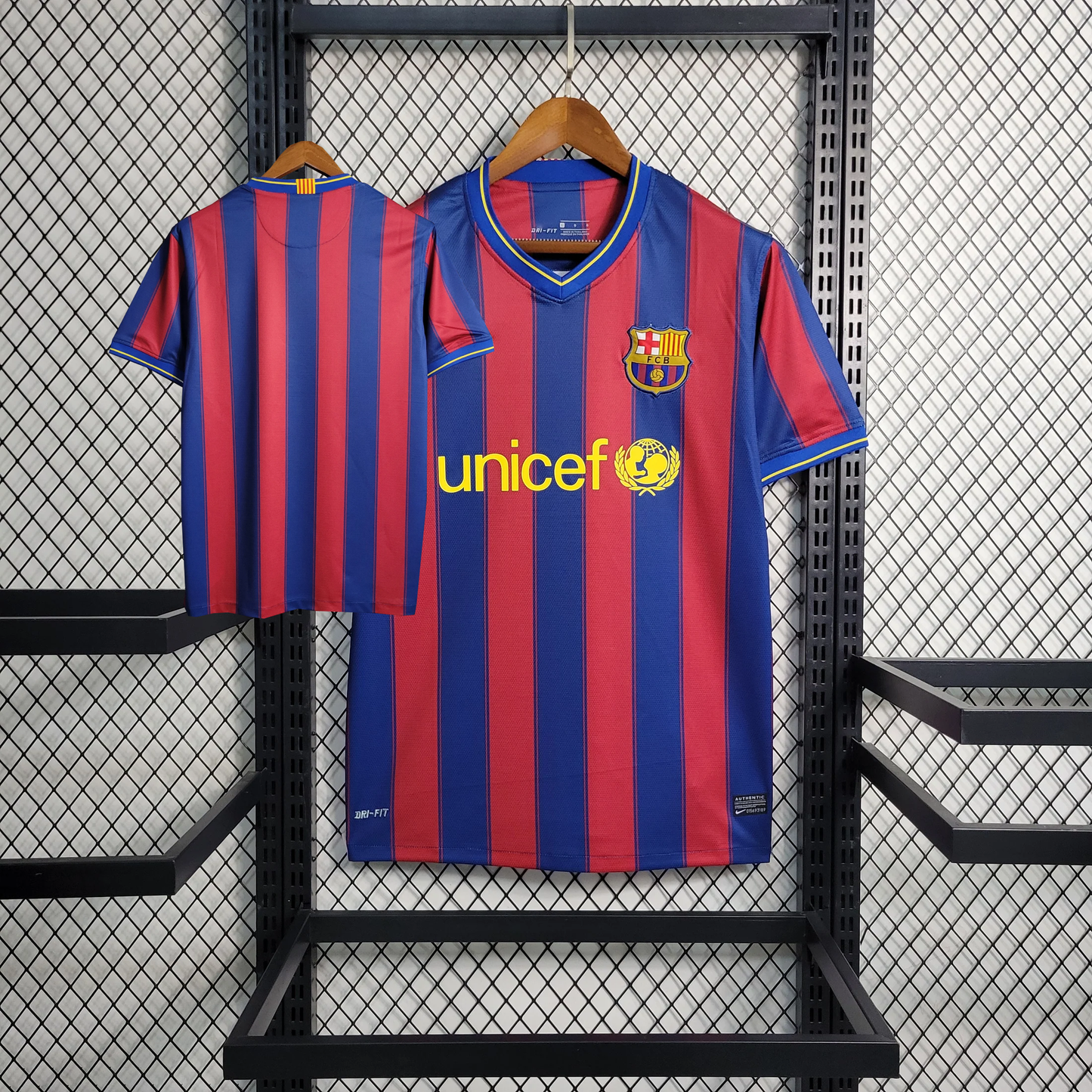 Retro 2009/10 FC Barcelona Home Shirt