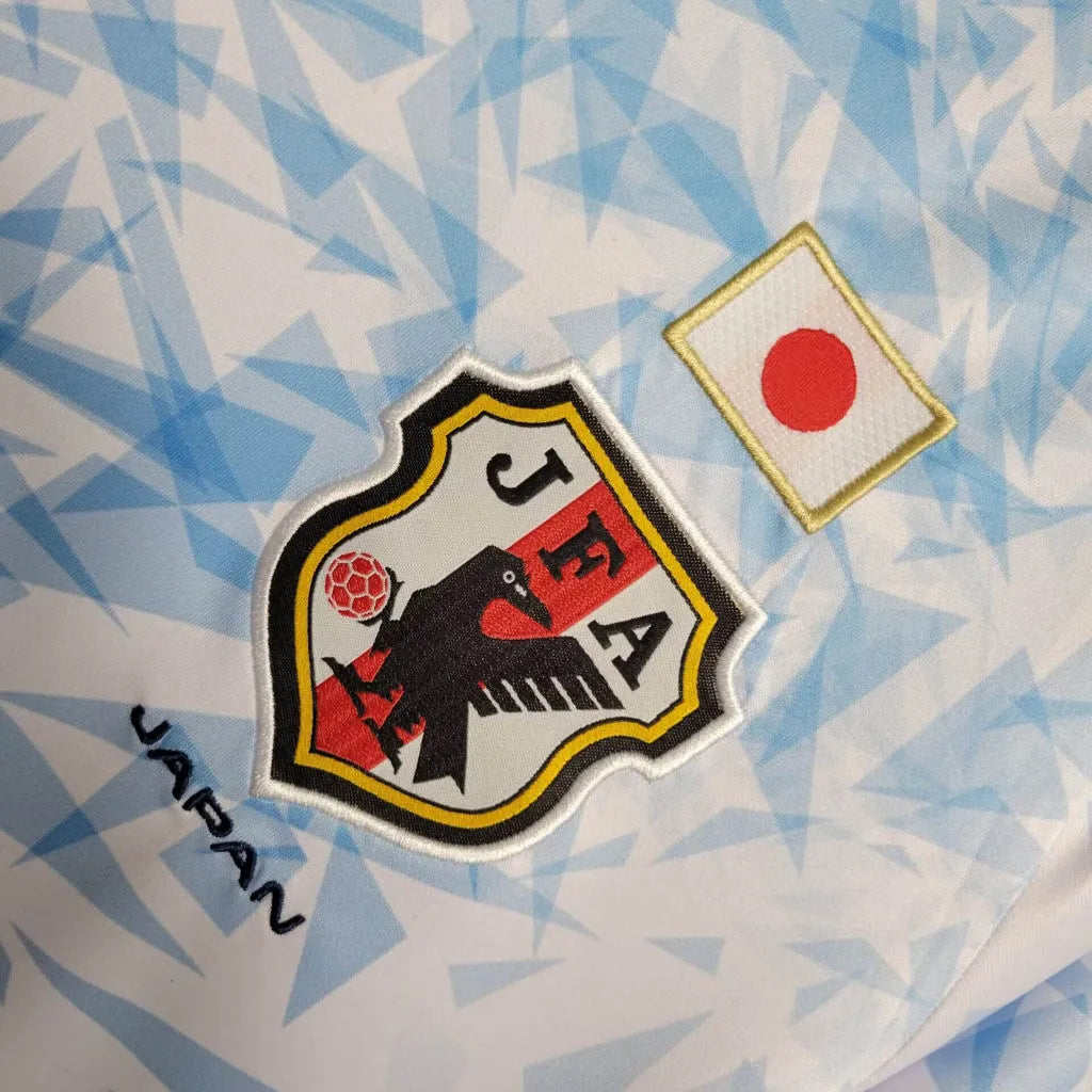 Retro 2016/17 Japan Away Shirt