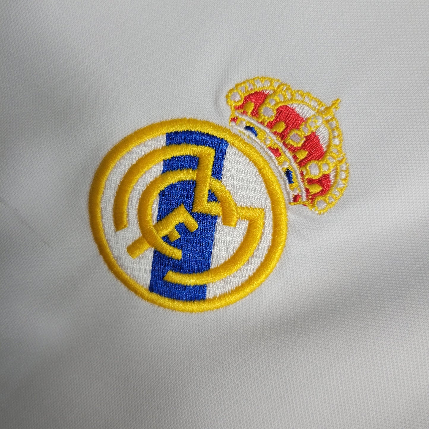 Retro 2000/01 Real Madrid Home Shirt