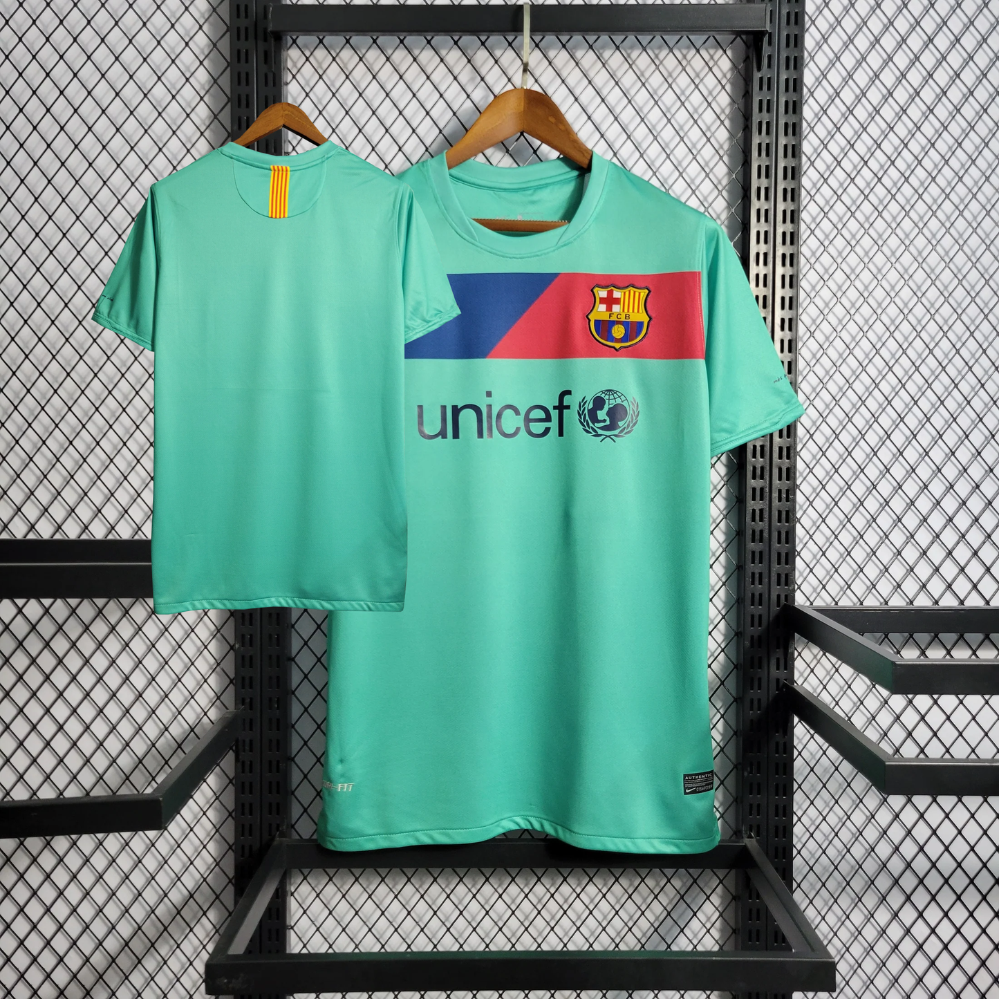 Retro 2010/11 FC Barcelona Away Shirt